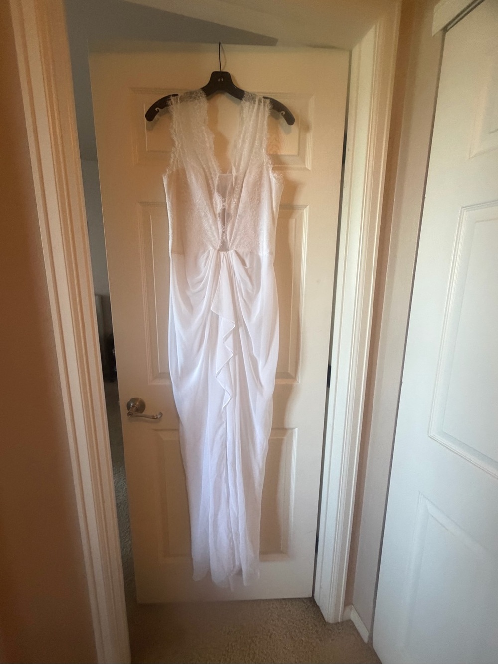BCBGMaxAzria White Lace V-Neck Bridal Gown